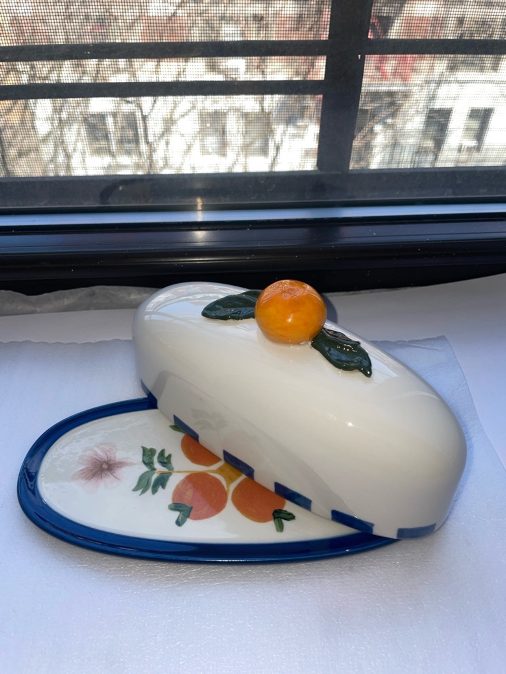 ❤️ Anthropologie Hand-Painted Orange Motif Stoneware Butter Dish - NWT - Picture 7 of 7
